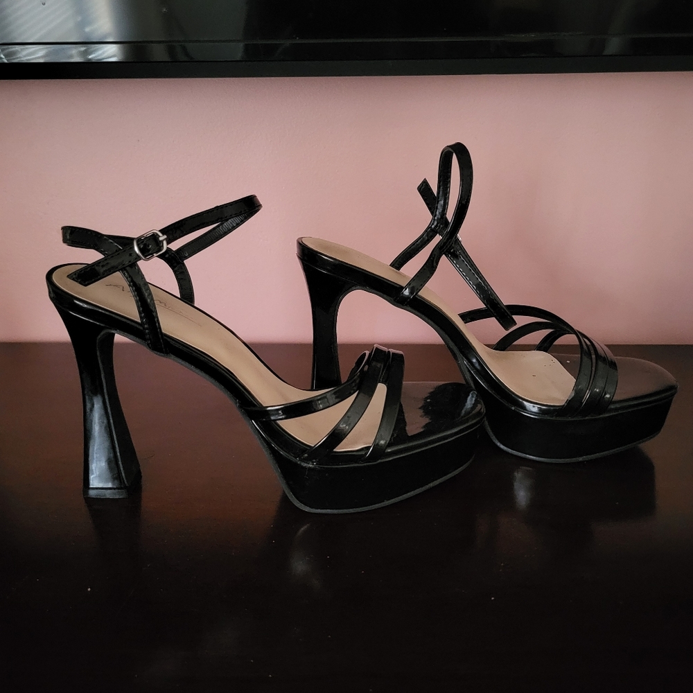 Anne Michelle Black Pump Heels